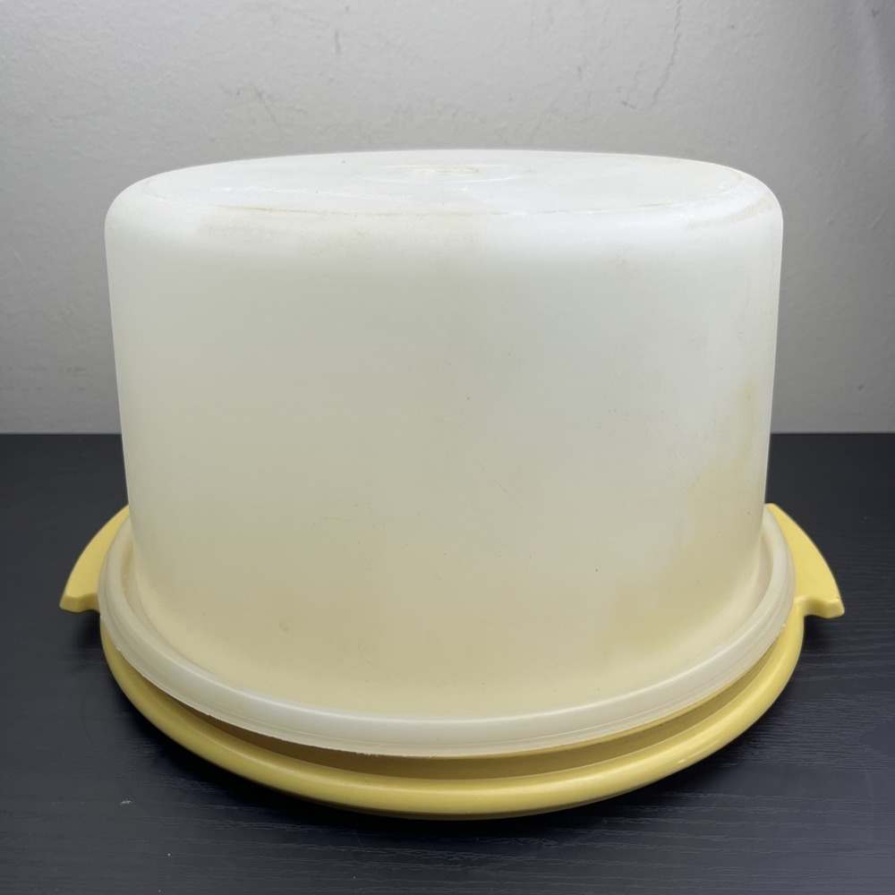 VTG Tupperware Yellow Round Cake Carrier Keeper Storage Container 684-8 683-8